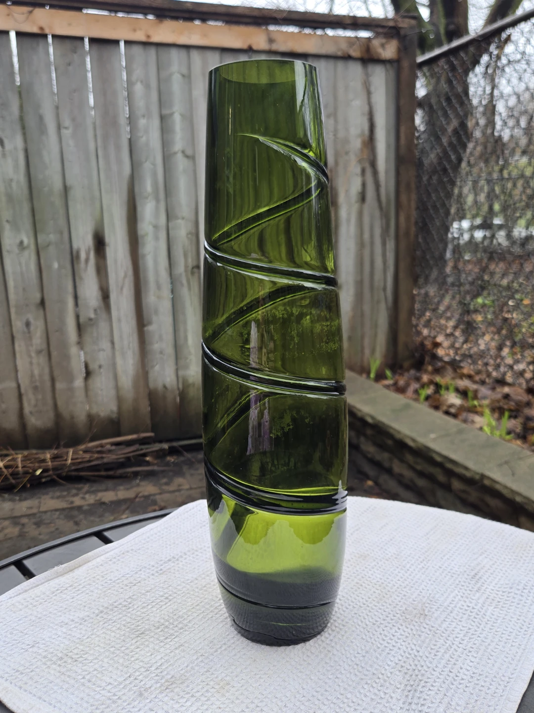 Green Swirl Glass Vase - photo 3