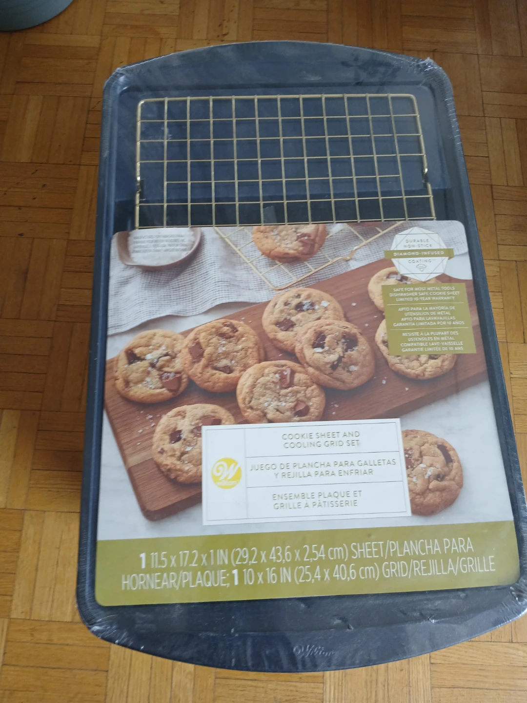 Wilton Cookie Sheet and Cooling Grid Set - photo 2