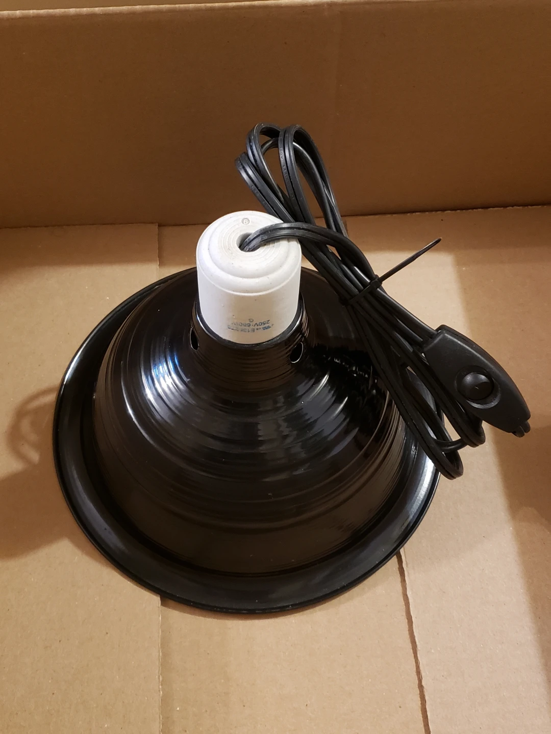 🌱 Exo Terra 8 1/2" Black Porcelain Glow Reflector Lamp