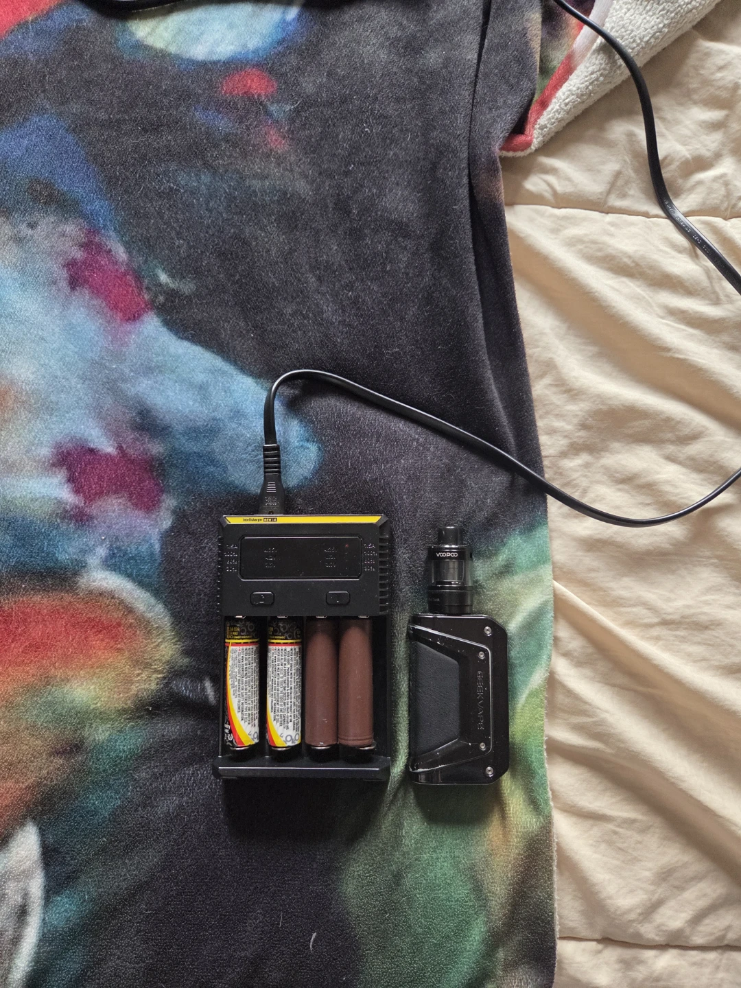 Geekvape Aegis Legend 2 Mod & Nitecore Charger with Batteries