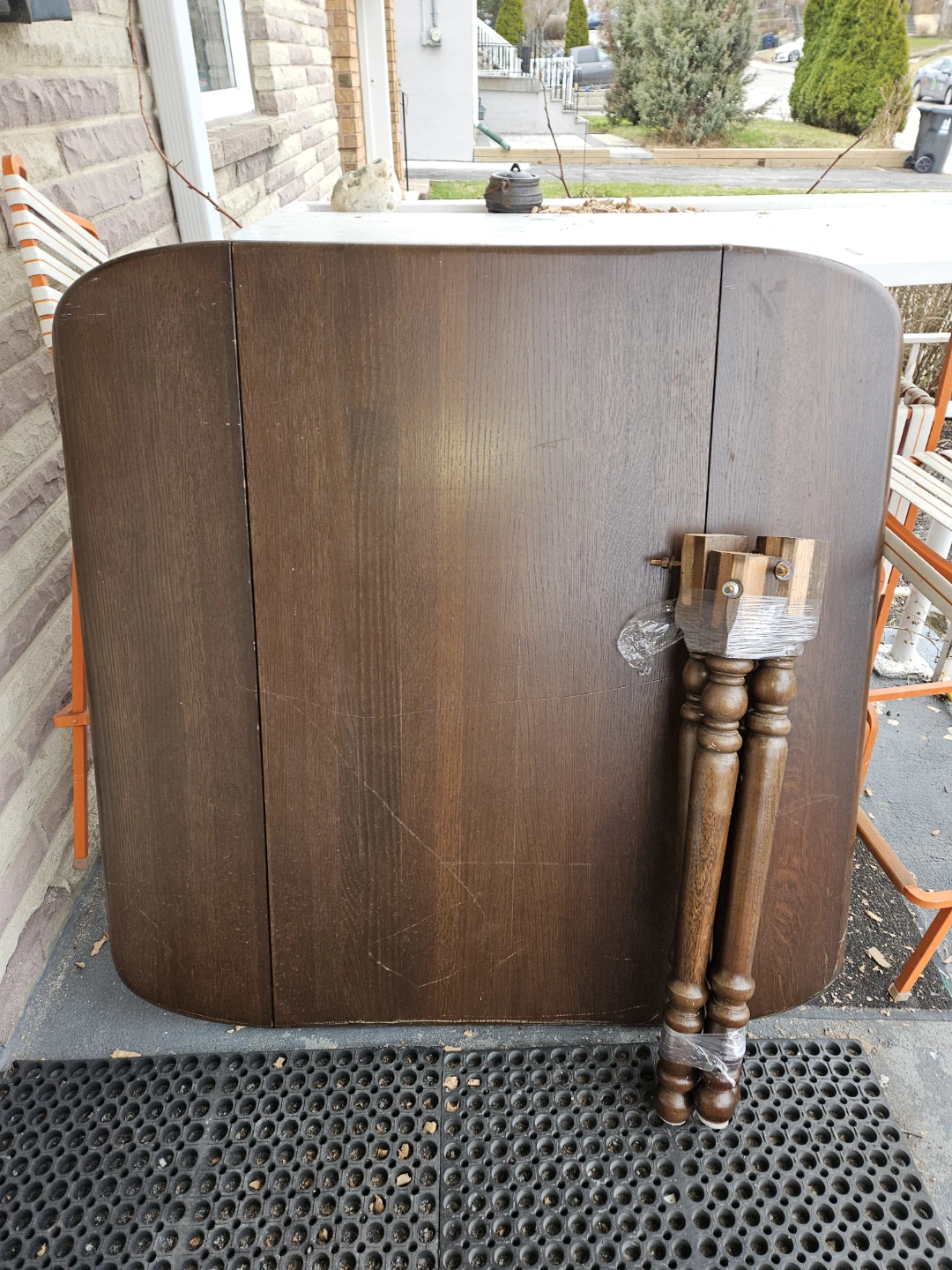 Wooden Dining Table with Detachable Legs