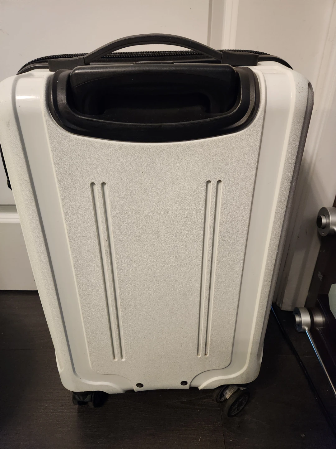 White Hardshell Spinner Luggage