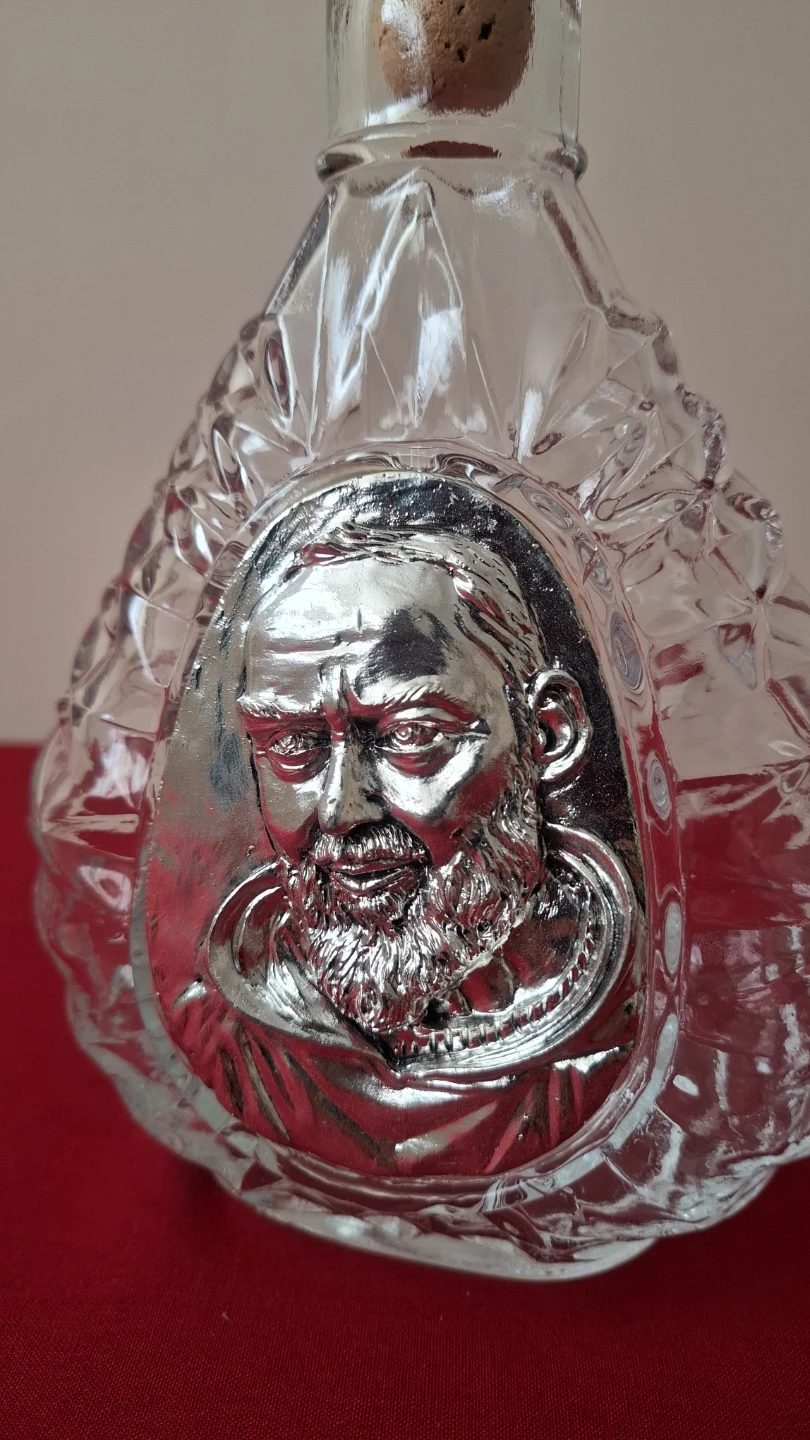 Glass Decanter with Padre Pio Portrait - photo 2