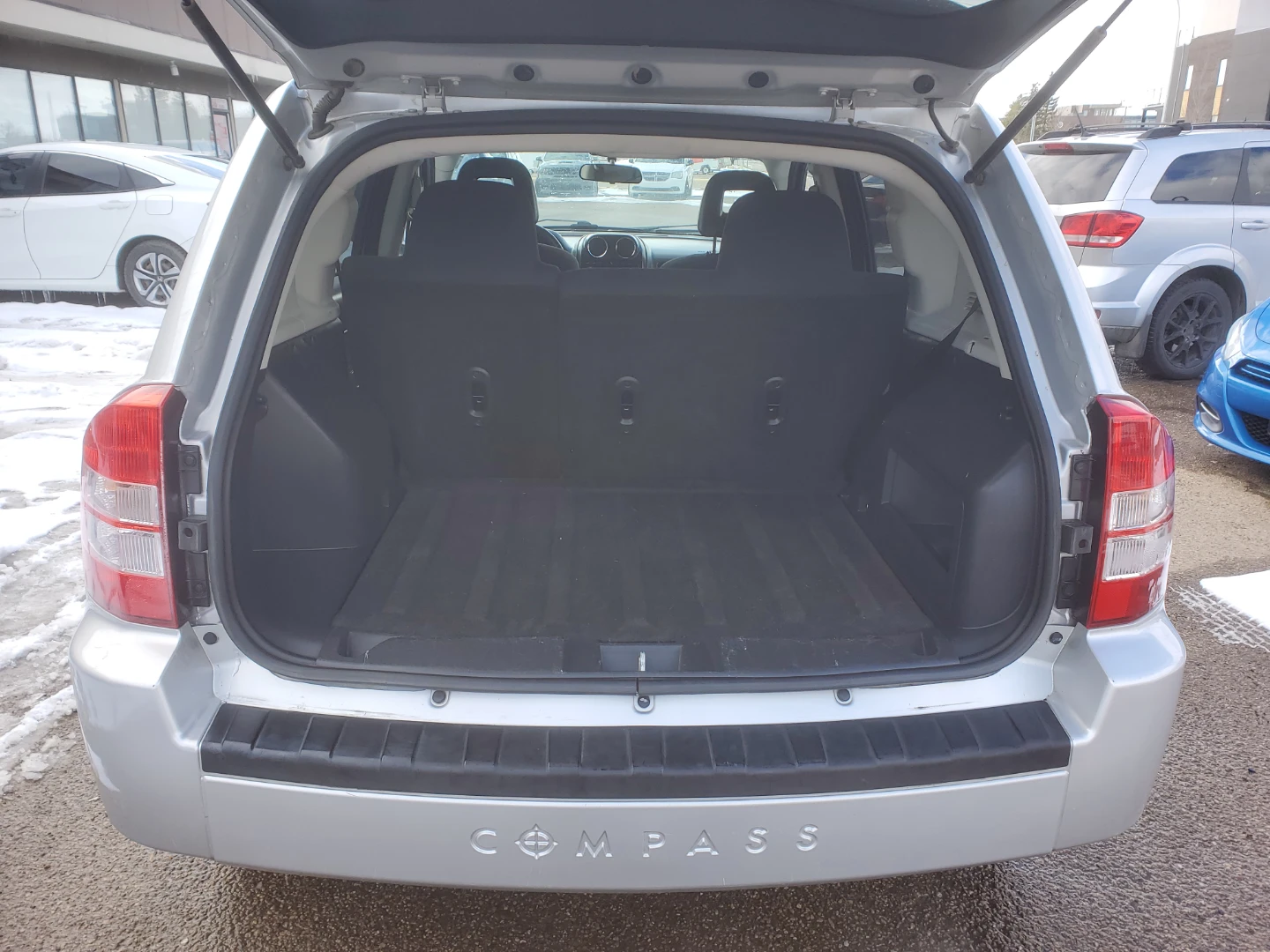 Silver Jeep Compass SUV - photo 5