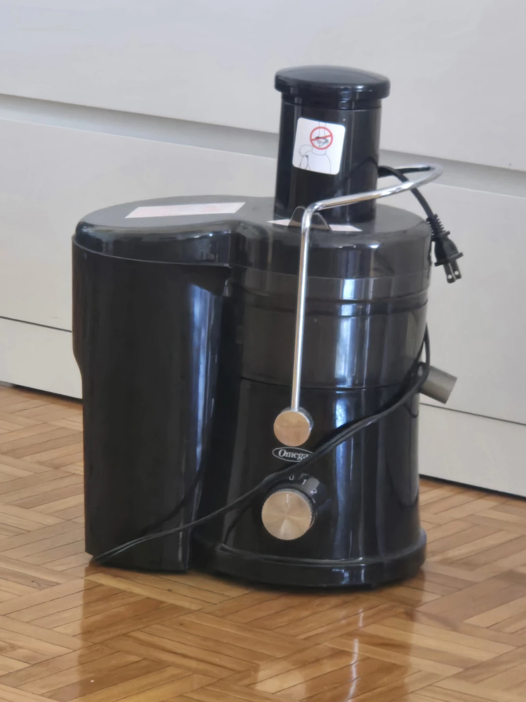 Omega Juicer Model C2100B