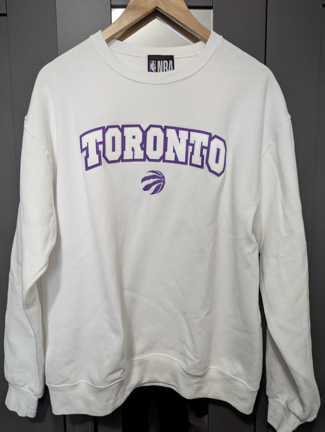 NBA Toronto Raptors White Crewneck Sweater - Women's