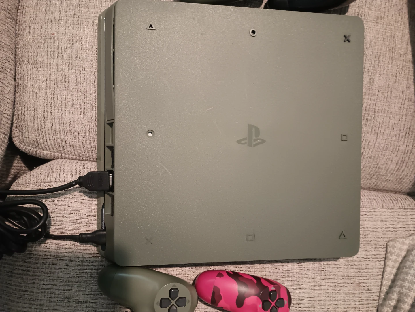 PlayStation 4 Slim - photo 3