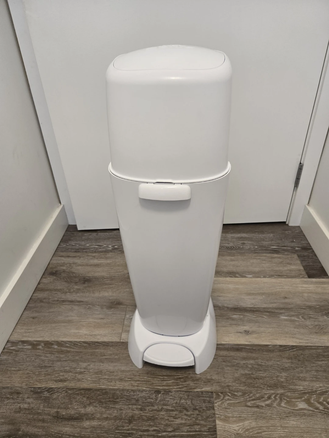 Diaper Genie Complete - Diaper Pail System - White