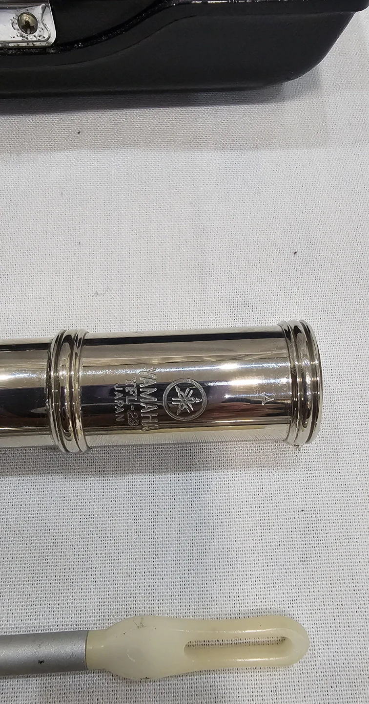 Yamaha YFL-23 Flute with Case - photo 5