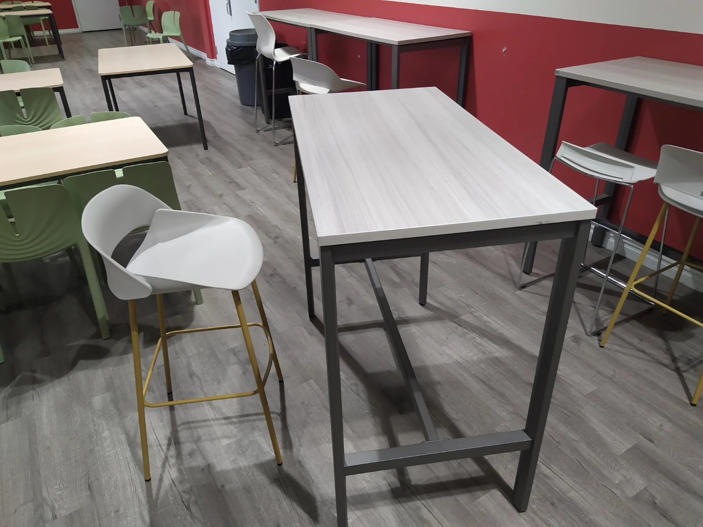 Almost New High-top Table - photo 2