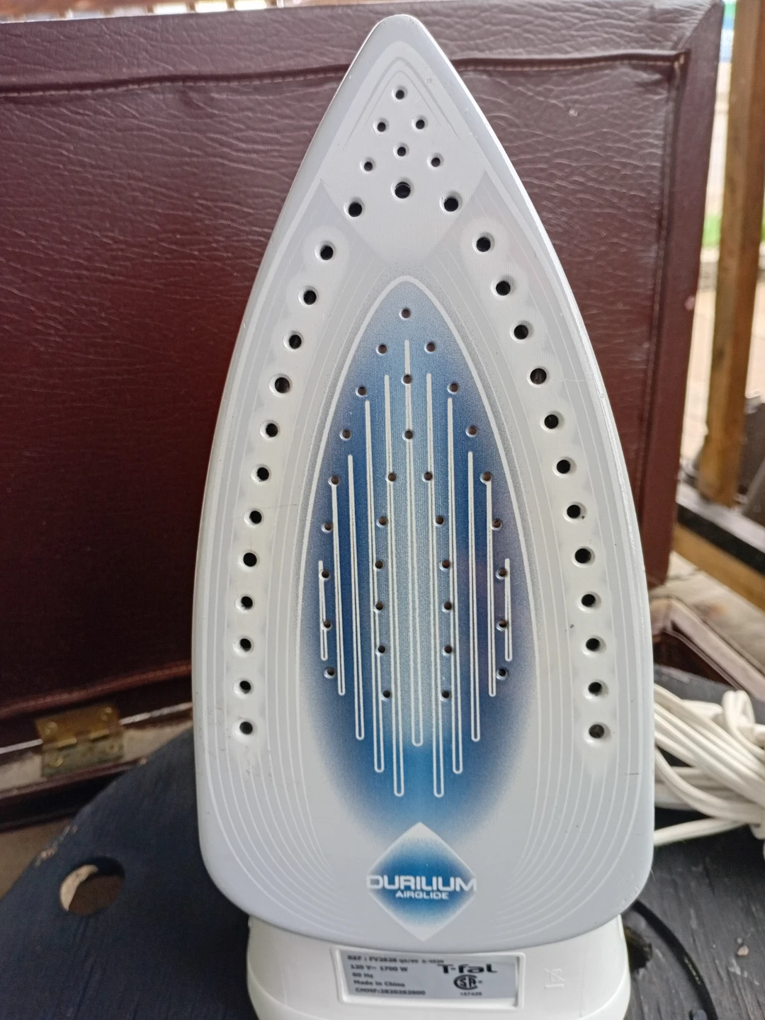 T-fal Ultraglide Plus Steam Iron - photo 2