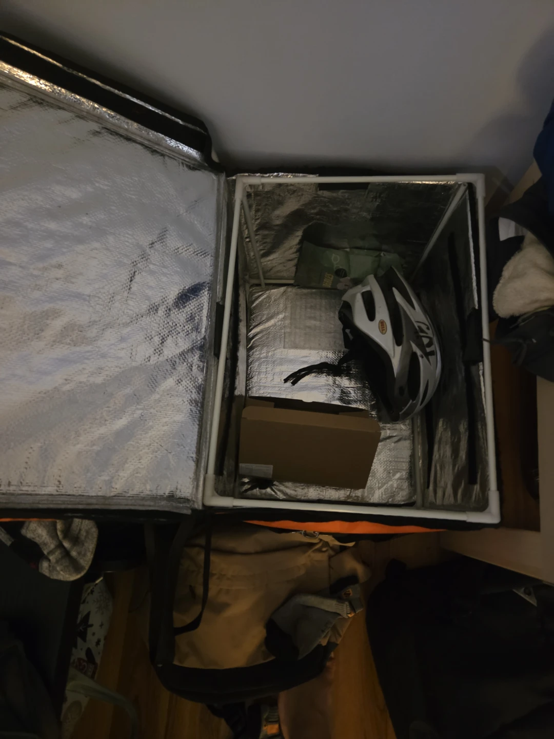 Movin Electric Bikes White E-bike with Carrier and Charger - photo 4