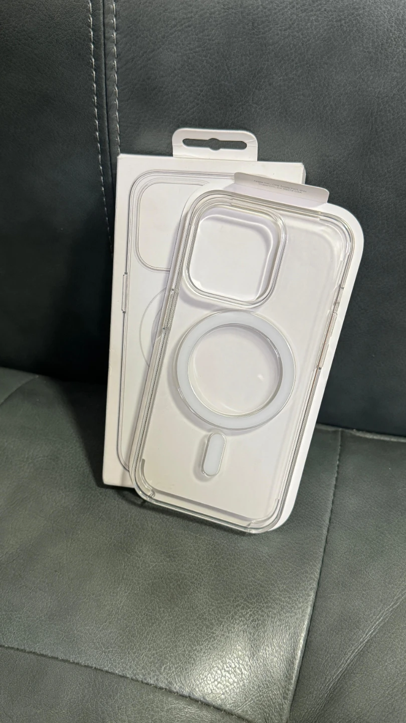 Apple Clear MagSafe Case