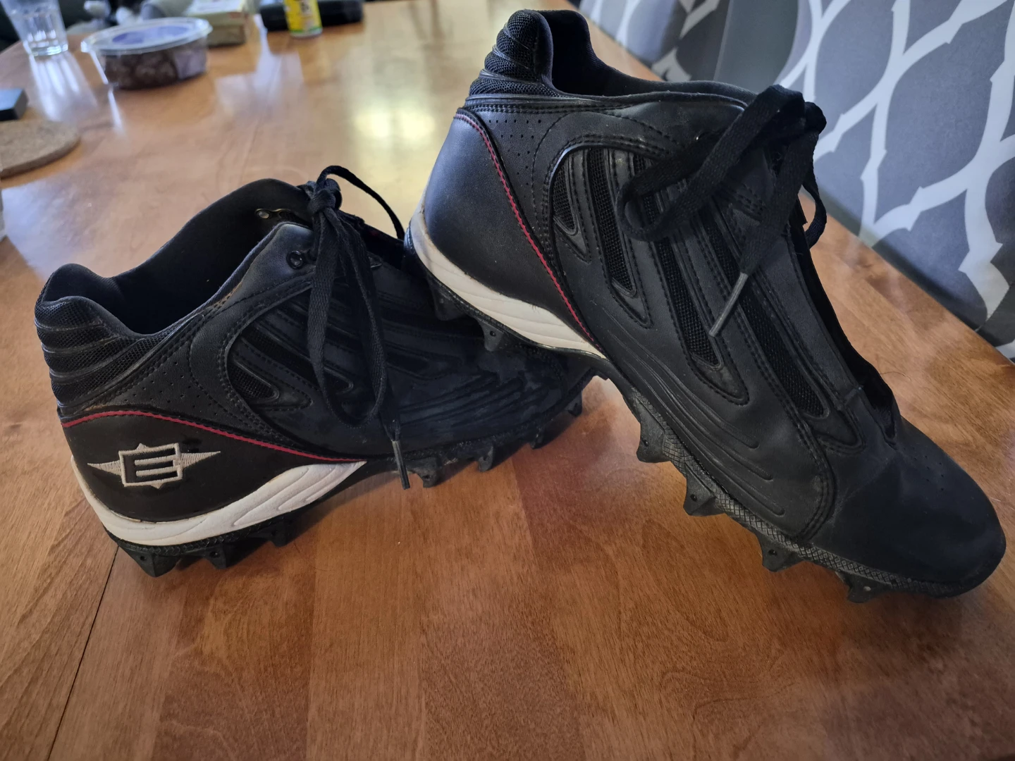 Easton men's baseball cleats - size 10