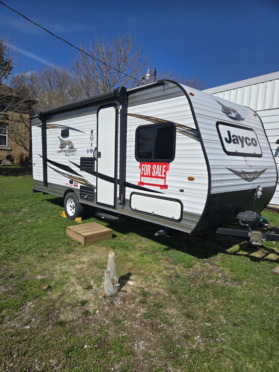 Camping trailer