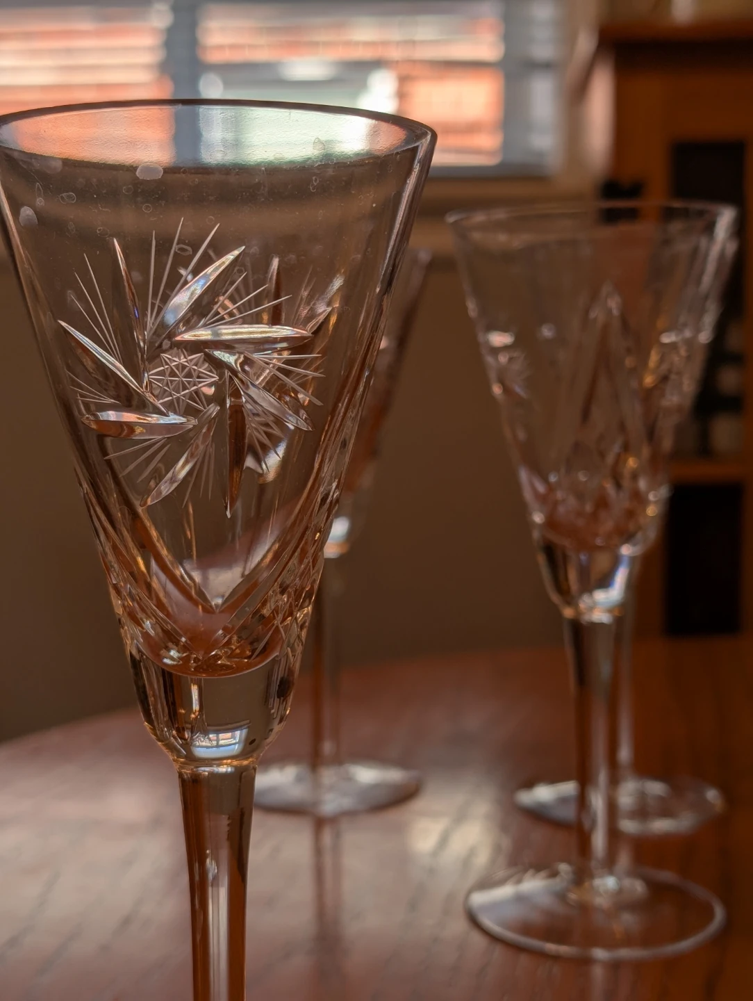 Set of 4 Cut Crystal Champagne Glasses - photo 3