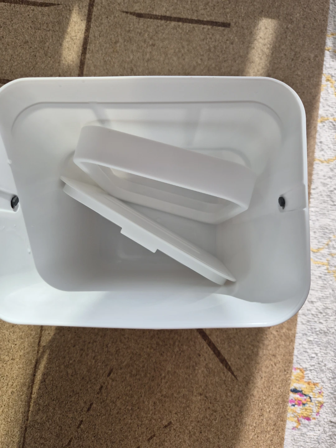 White Kitchen Compost Bin with Lid - photo 3