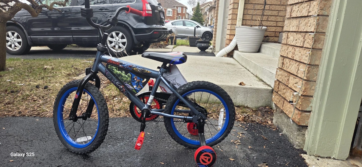 16-inch Avengers Kids Bicycle with Training Wheels - photo 2