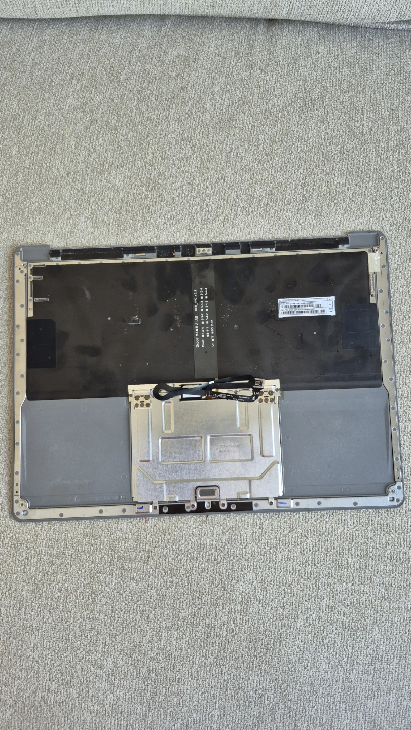 Broken Microsoft Surface Laptop 4 Cover Keyboard - photo 2