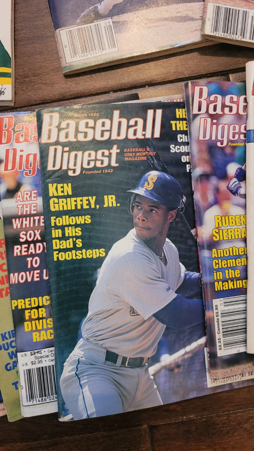Lot of Baseball Digest Magazines (Various Issues) - photo 3
