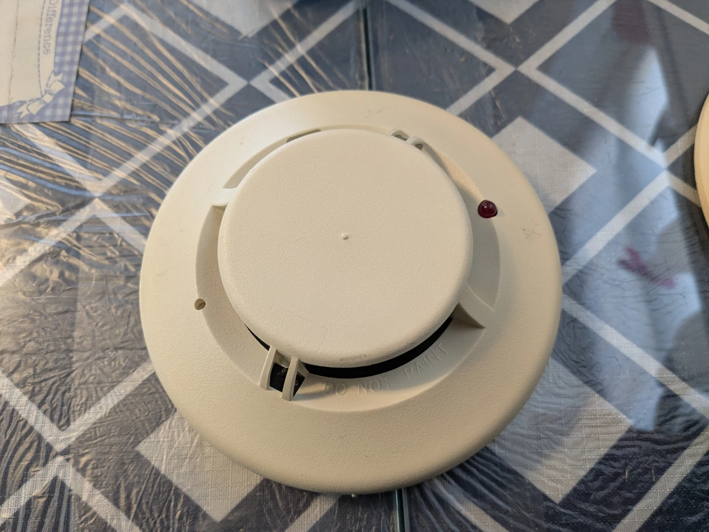 Smoke Detector with Mounting Bracket