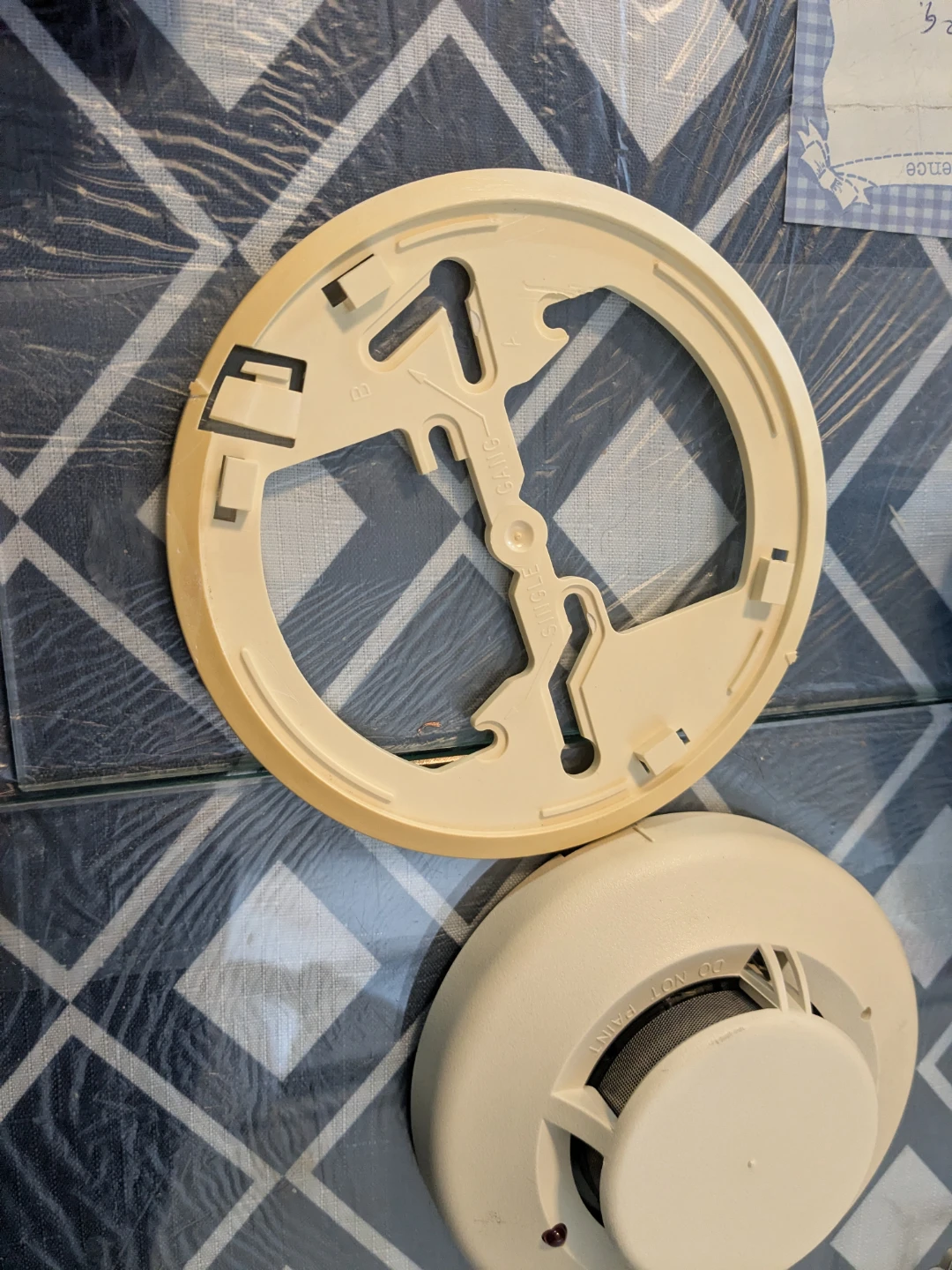 Smoke Detector with Mounting Bracket - photo 4
