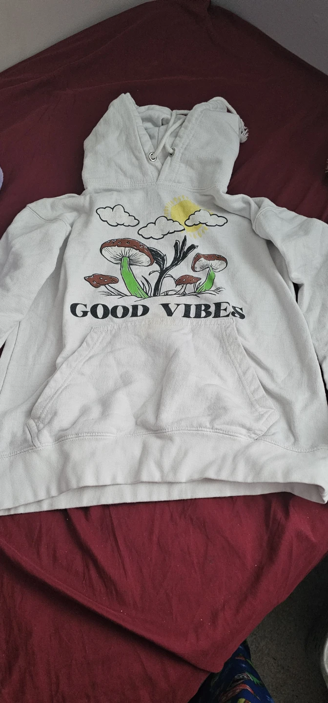 White Hoodie with "Good Vibes" Mushroom Graphic - photo 2