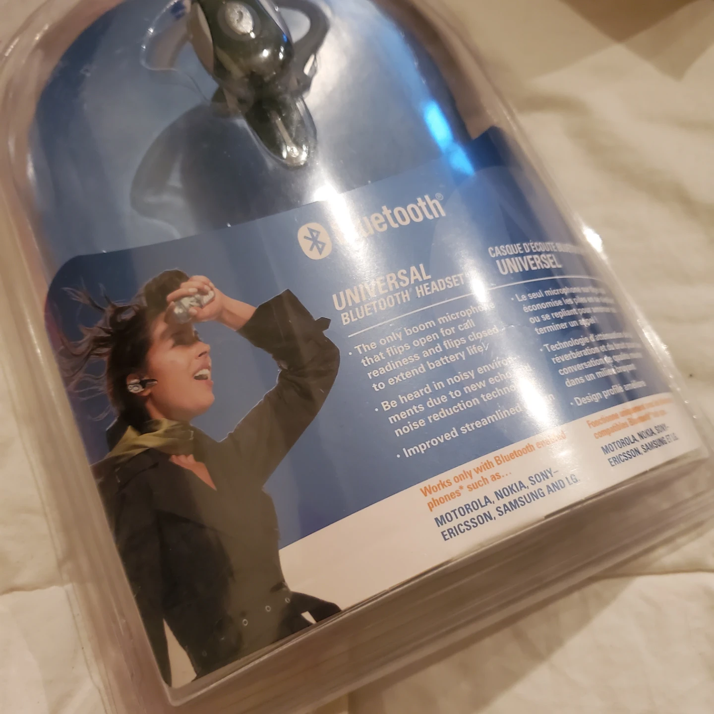Motorola H700 Universal Bluetooth Headset - photo 3