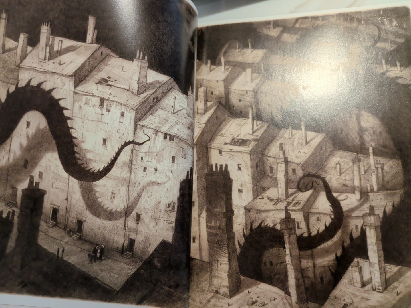 The Arrival by Shaun Tan Graphic Novel Book - photo 2