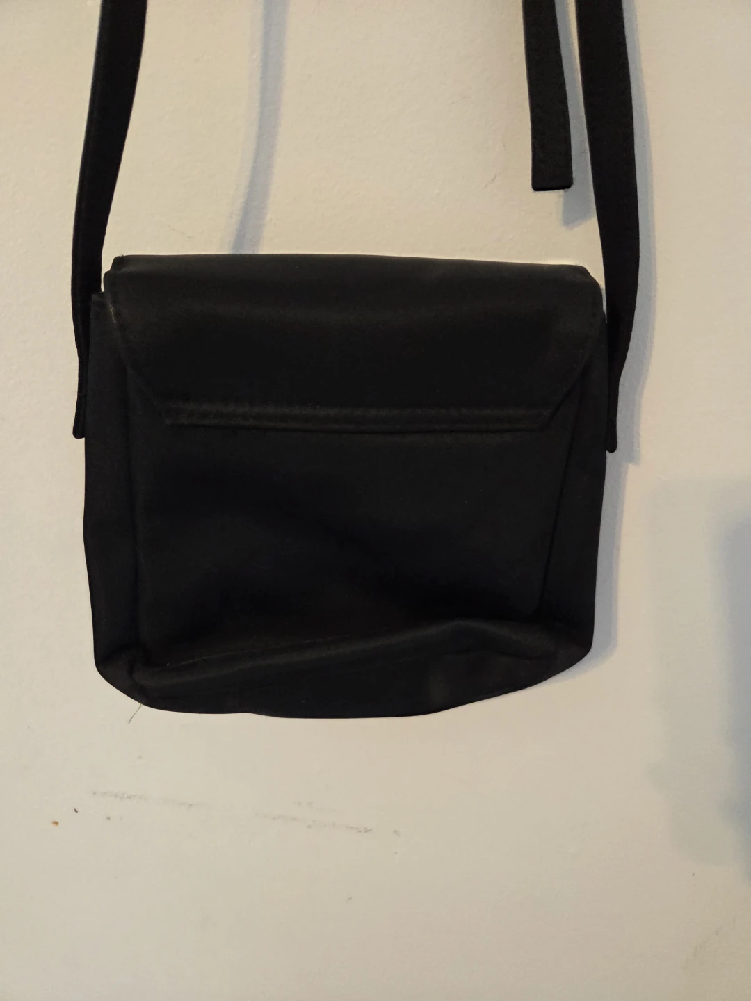 GUESS Black Crossbody Bag $20 - photo 2