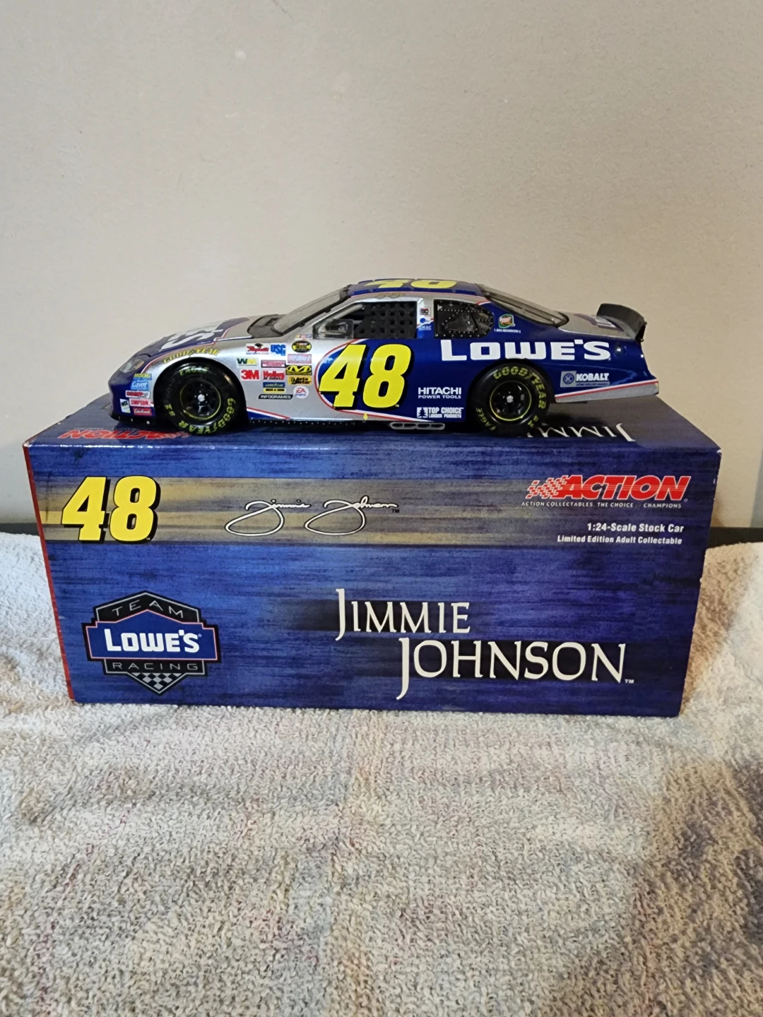 Action 1:24 Jimmie Johnson #48 Lowe's Monte Carlo Stock Car