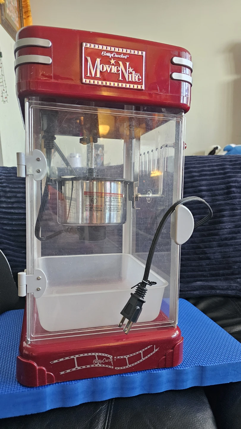 Betty Crocker Movie Nite Popcorn Machine