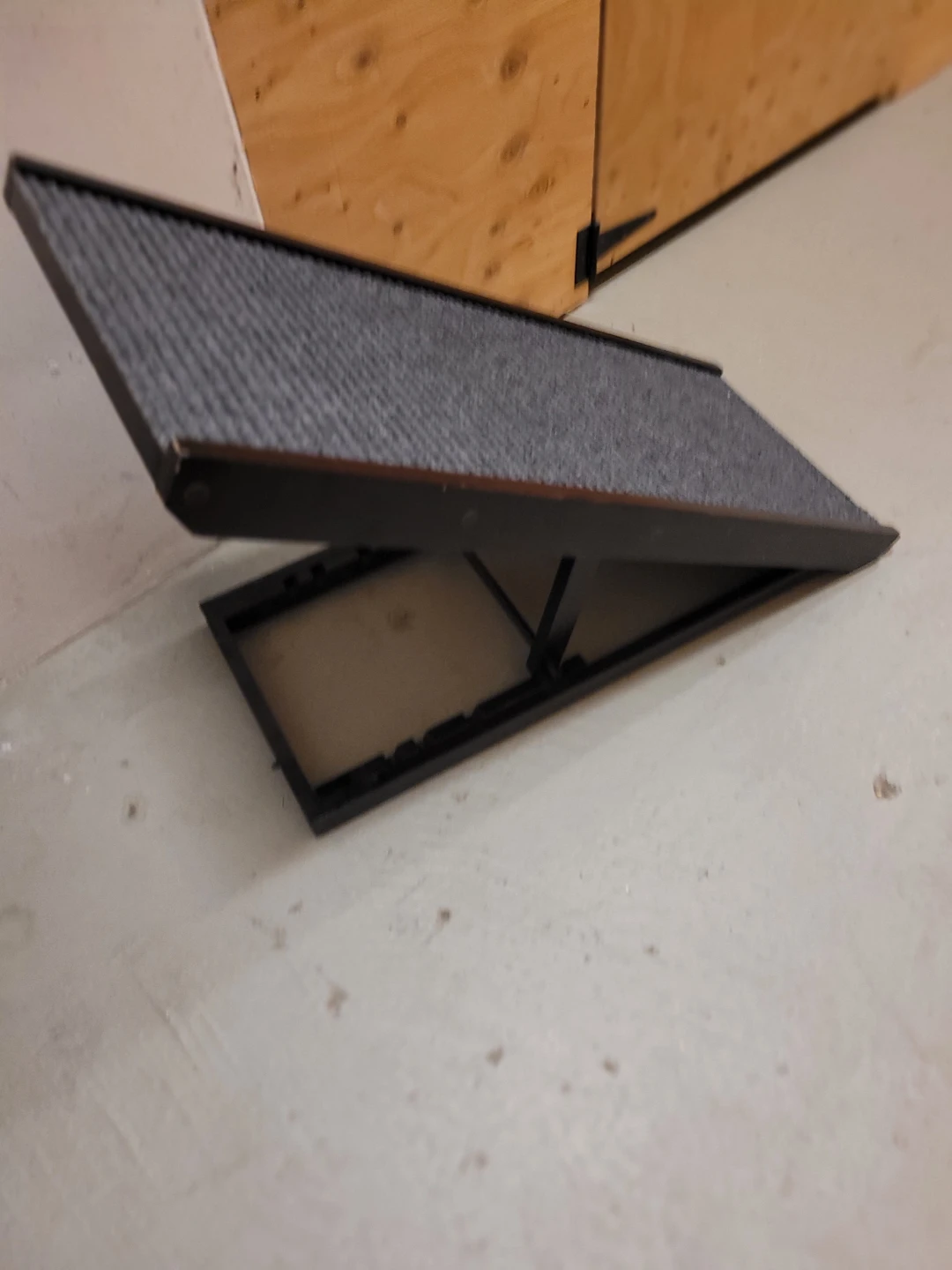 Adjustable Pet Ramp - photo 2