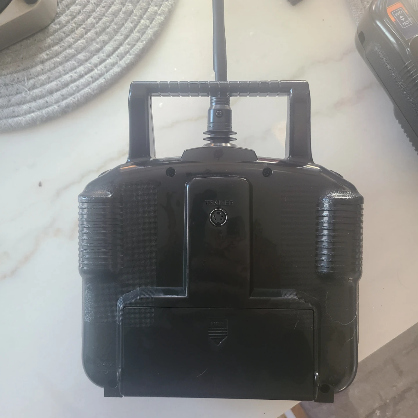 V2 2.4GHz 4 Channels Radio Control System Transmitter - photo 2