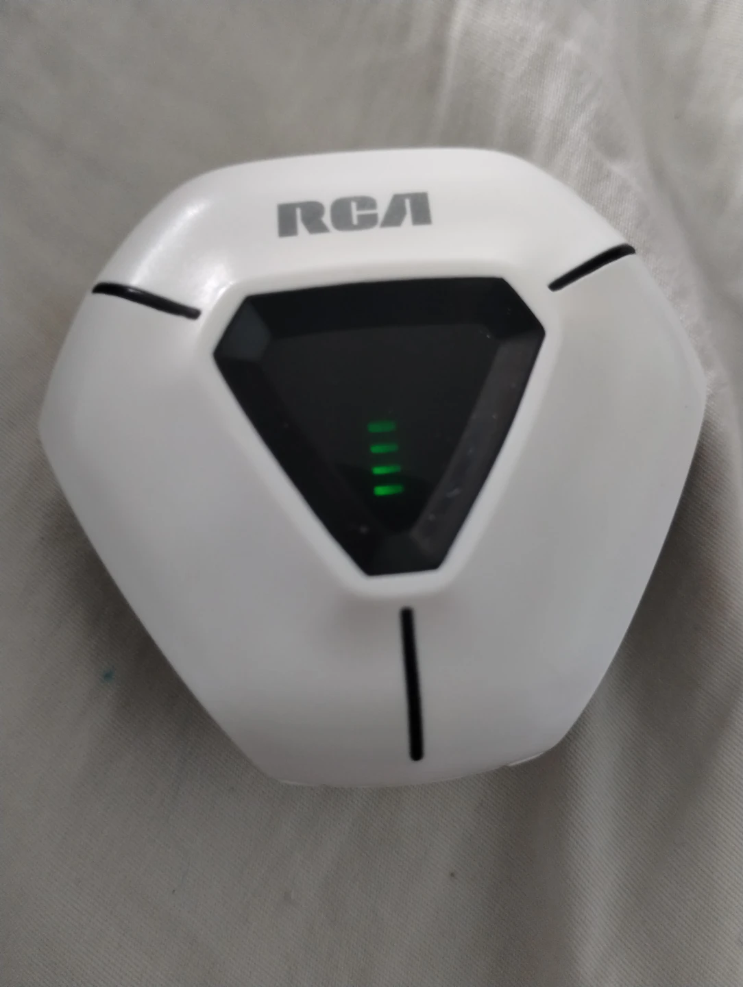 White Wireless Earbud - photo 2
