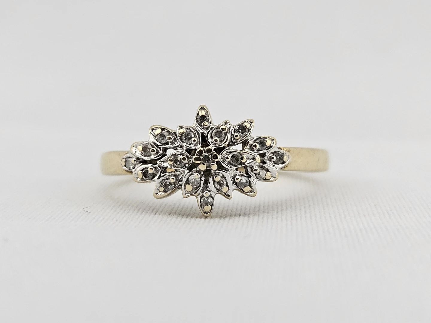 Vintage Michael Hill 10k Gold Diamond Ring