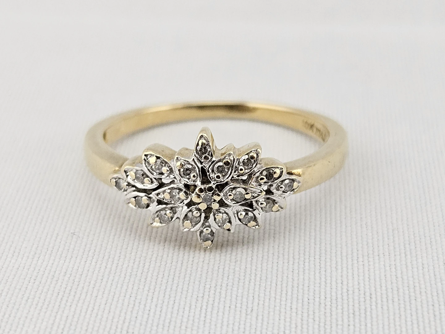 Vintage Michael Hill 10k Gold Diamond Ring - photo 4