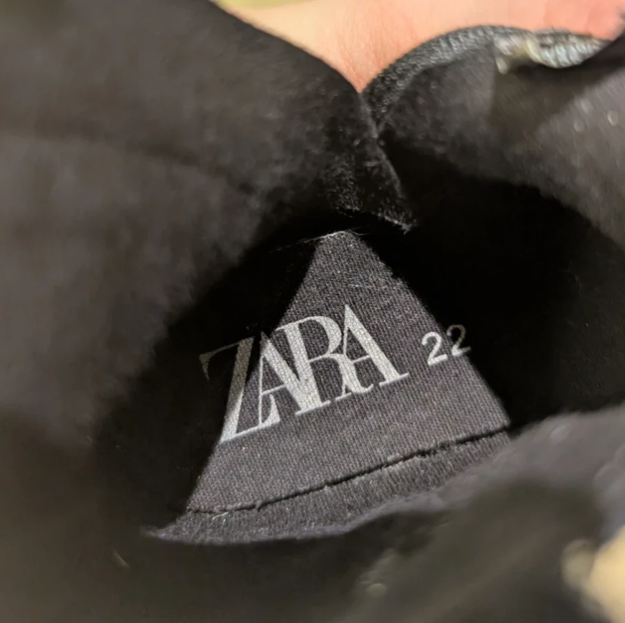 Zara Black Suede Ankle Boots Size 22 - photo 4