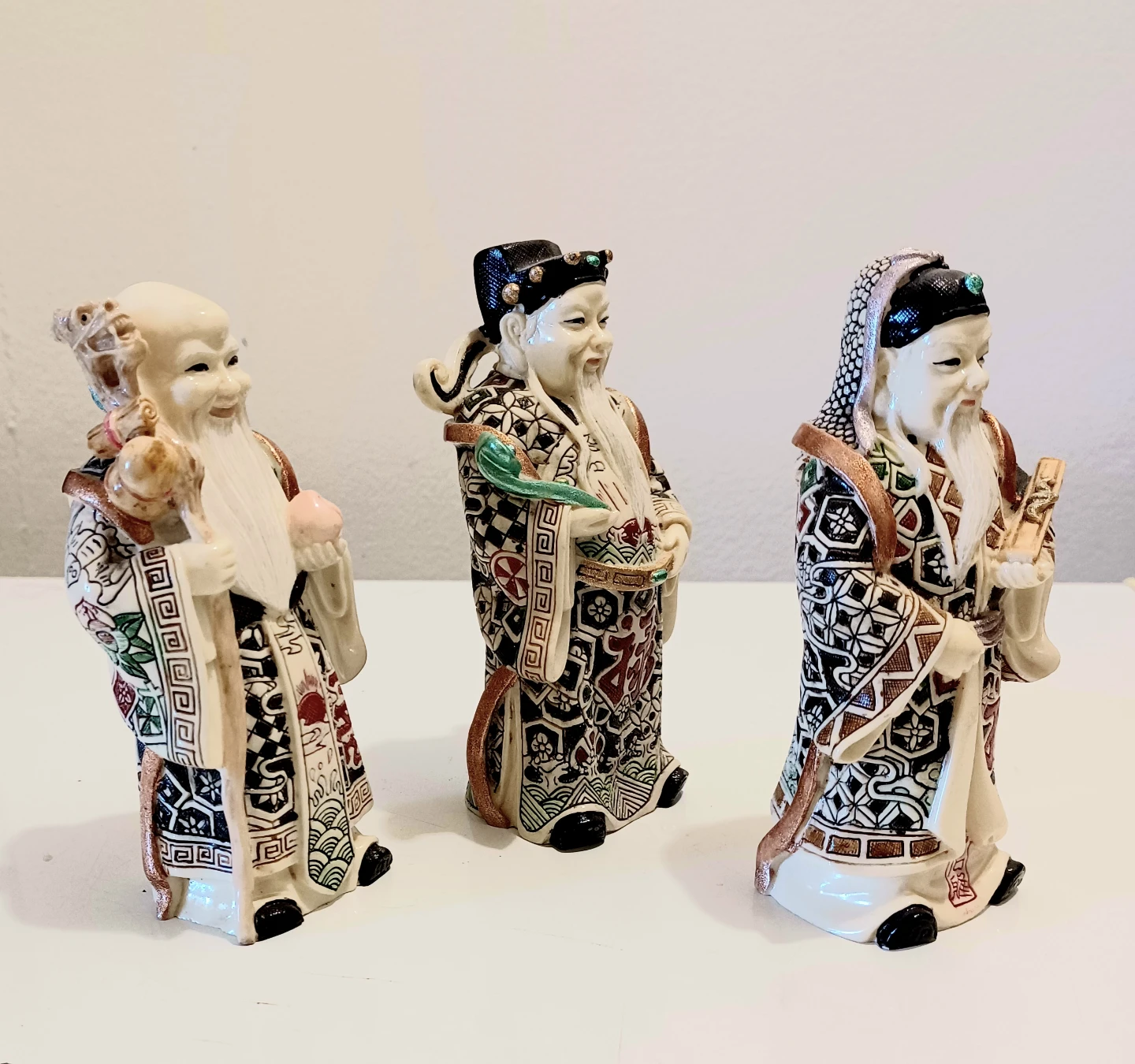 Vtg Chinese Hand Carved The 3 Emperors Set - photo 4