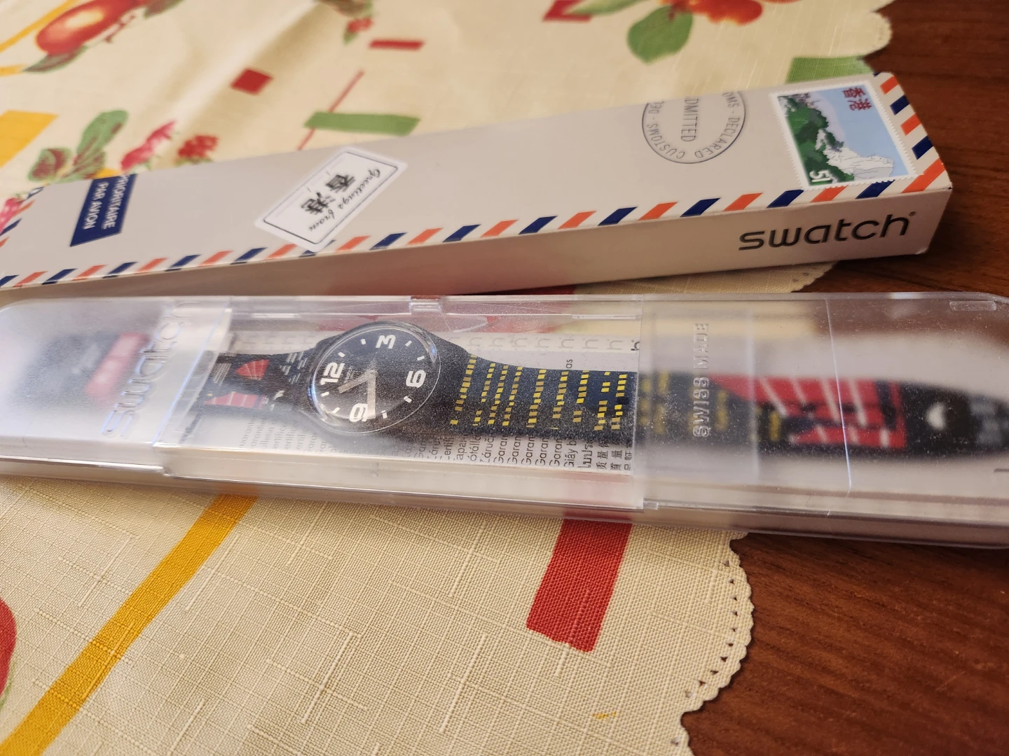 Swatch "Greetings from Hong Kong" Watch - photo 4