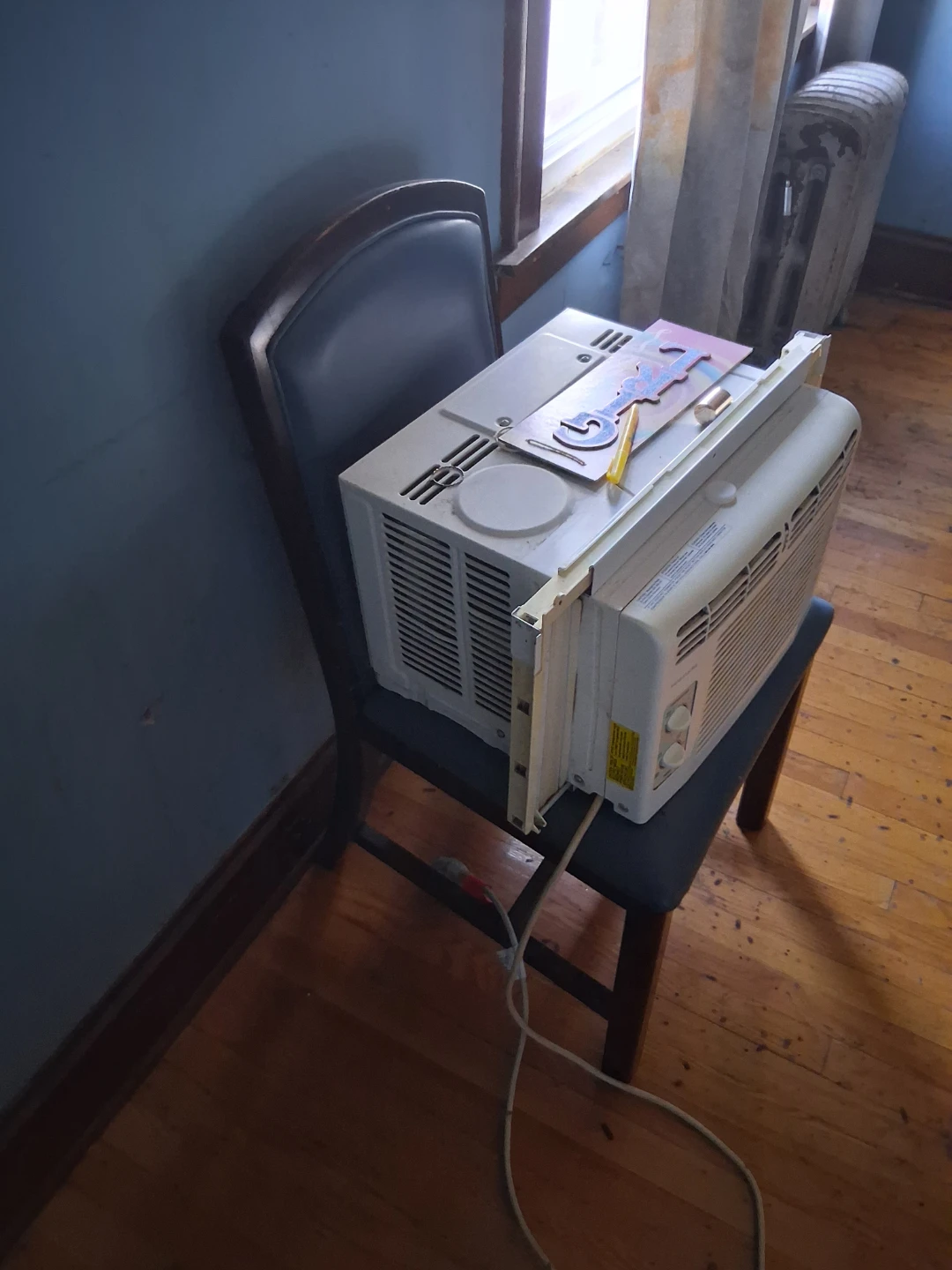Electrolux FFRA0511R1 Window Air Conditioner - photo 2