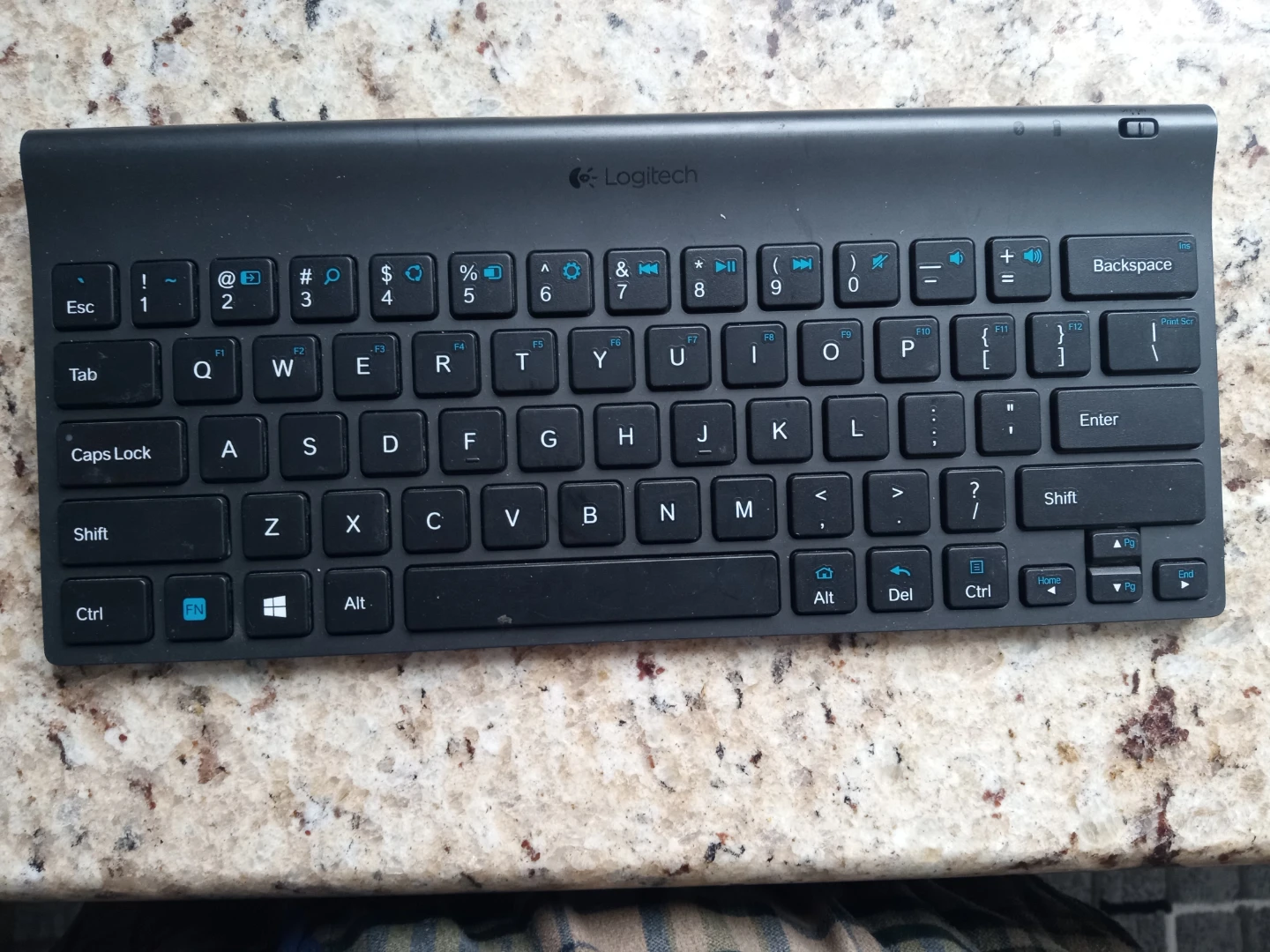 Logitech Tablet Keyboard - photo 2