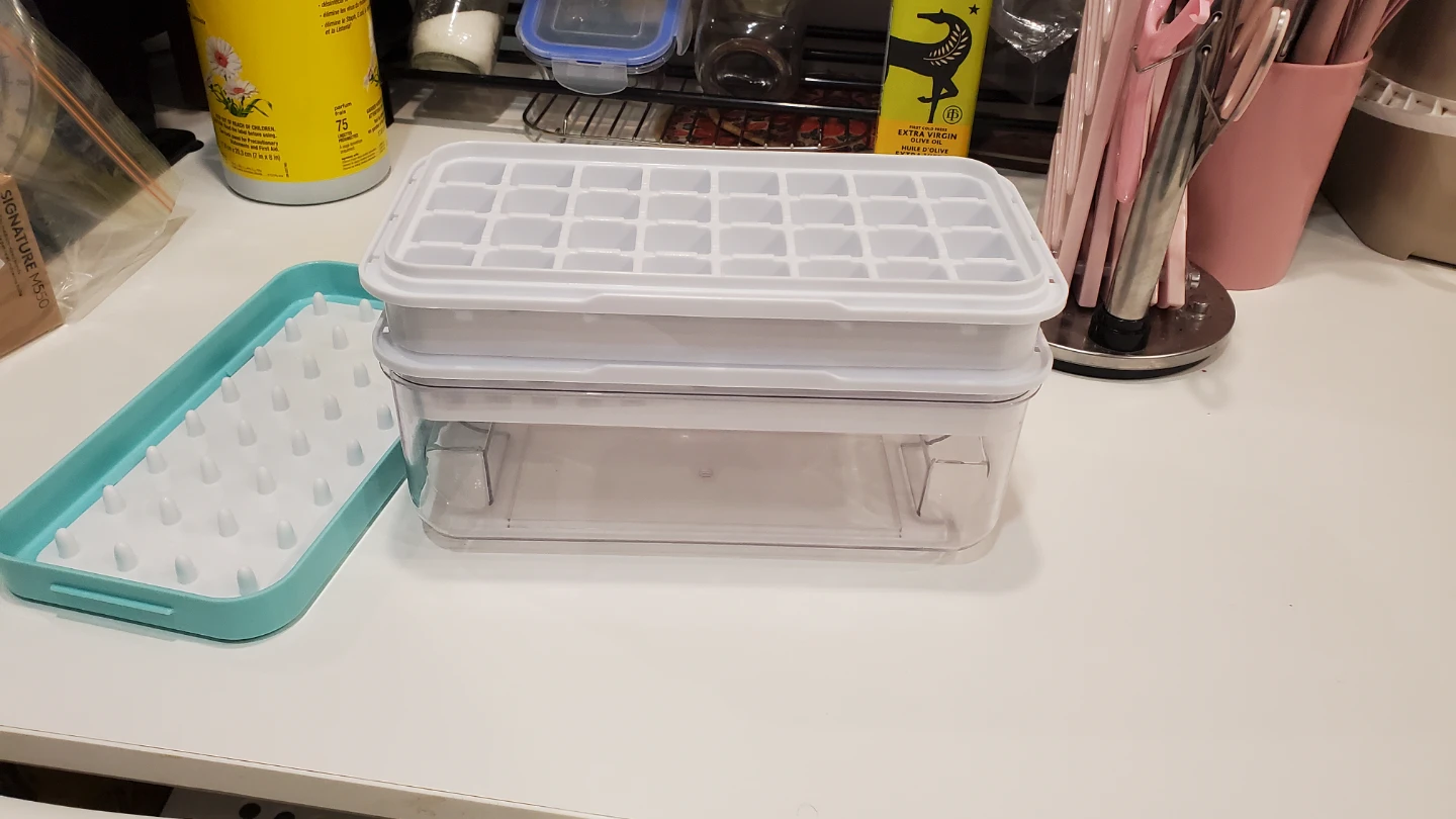 Ice Cube Tray Set with Storage Bin - photo 4