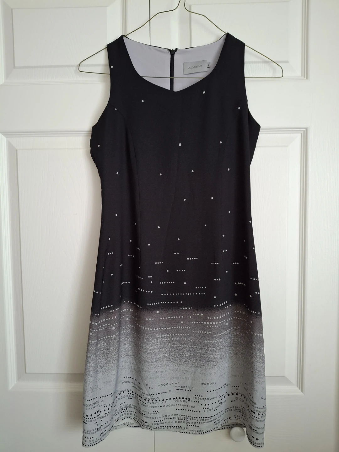 Accent Black Sleeveless Dress with Gradient Pattern - Size S