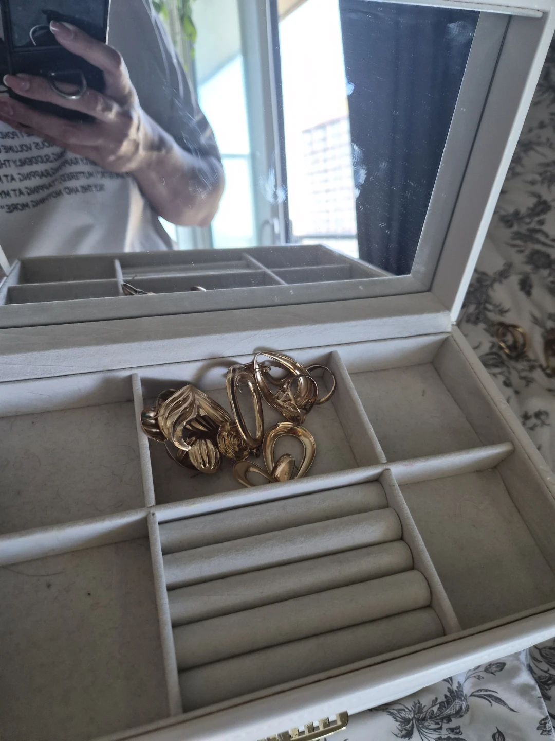 White Faux Leather Jewelry Box with 5 Drawers - photo 4