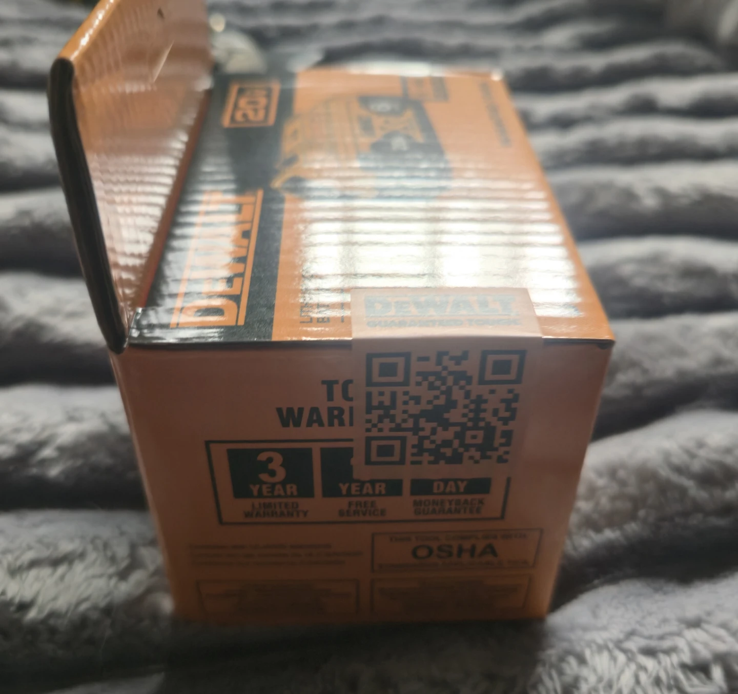 DEWALT 20V XR 6.0Ah Lithium Ion Battery DCB206 - photo 3
