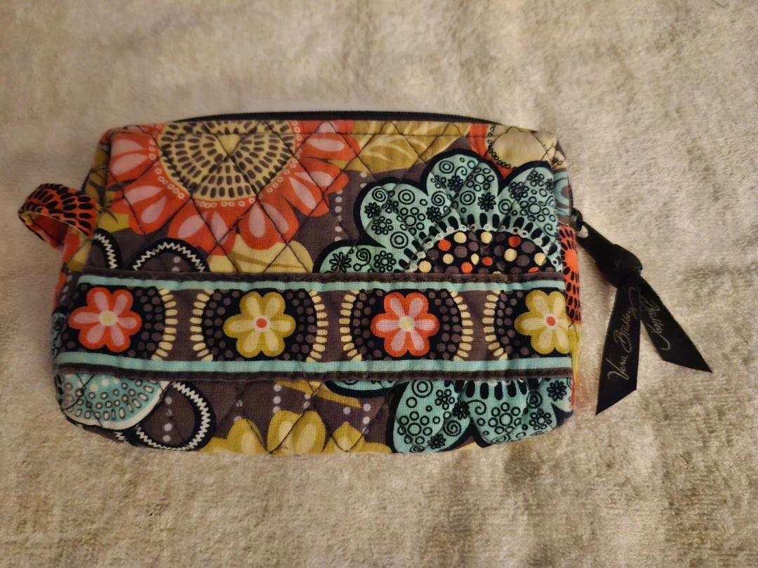 NEW Floral Cosmetic BAG Multicolor, black, yellow. Vera Bradley