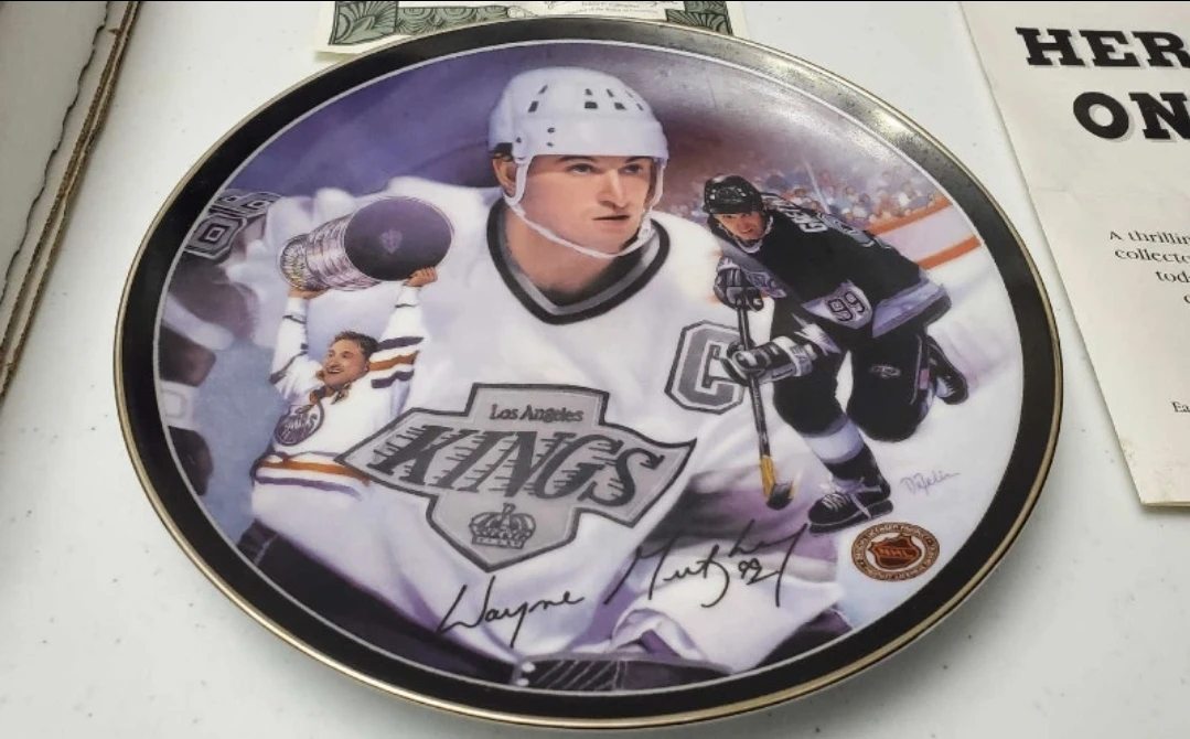 1995 Bradford exchange commerative Gretzky plate