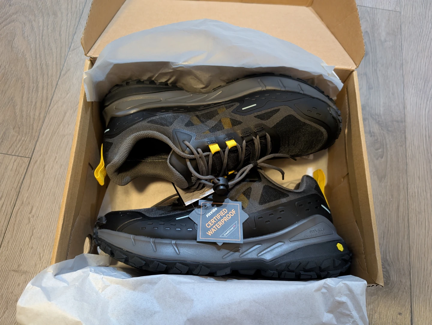 Waterproof hiking shoes size 10.5
