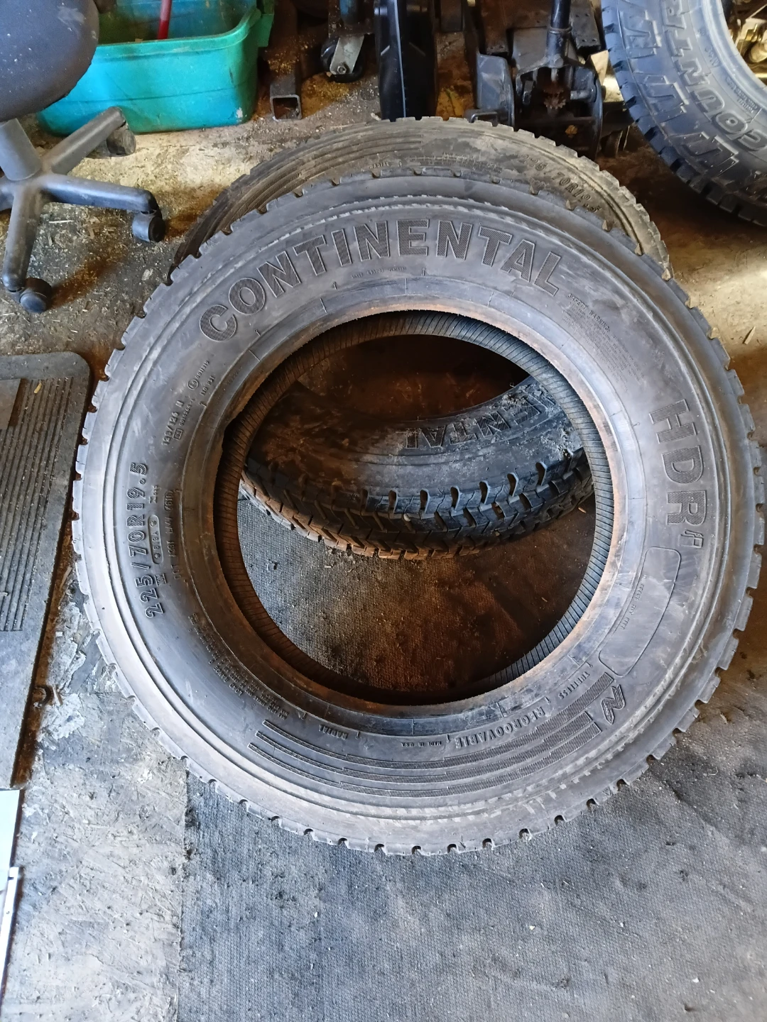 2 Continental HDR Tire 225/70R19.5 - photo 4